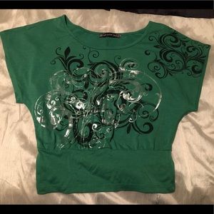 Womens medium mid-drift blouse